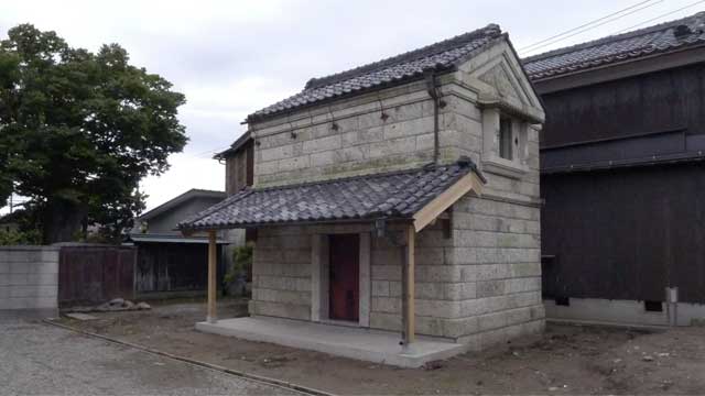 栃木県　深岩石の石蔵の移築
